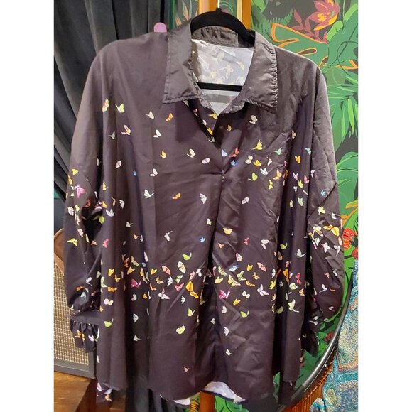 Unbranded NEW WOMEN'S PLUS Black A-Line Shirt with Multicolored Butterflies. XXL - Picture 1 of 13